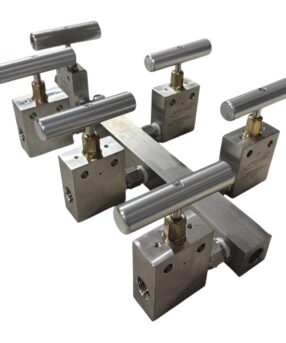 Pressure testing tree